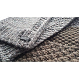 Grande écharpe en laine fait main par Fassi, la créatrice de LGF.
